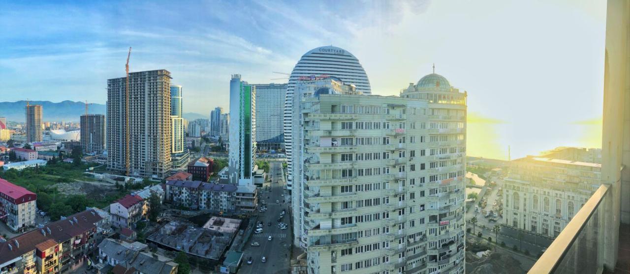 Удобные Апартаменты С Видом На Море Batumi Exterior foto